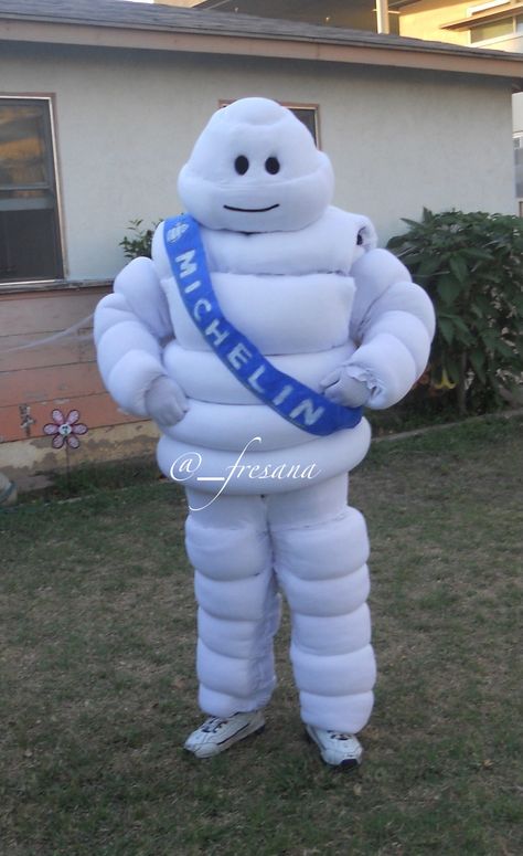 Michelin man costumes Diy Costumes Men, Diy Baby Costumes, Michelin Man, Man Outfit, Costume Themes, Theme Parties, Diy Valentines Gifts, Baby Halloween Costumes, Baby Costumes