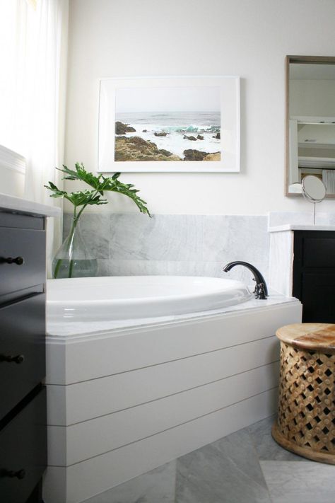 DIY Tub Skirt Makeover Using Shiplap, shiplap bath tub, shiplap tub surround #bathroomrenovationideas Shiplap Tub Surround, Diy Tub Skirt, Tub Skirt, Tub Surround Ideas, Bathtub Makeover, Bathroom Renovation Diy, Bathtub Surround, Diy Bathtub, Diy Bathroom Makeover