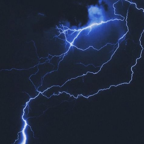 Lightning Powers, Lightning Photography, Blue Lightning, Lightning Strikes, Dragon Age, Blue Aesthetic, Dark Aesthetic, Instagram Feed, Electric Blue