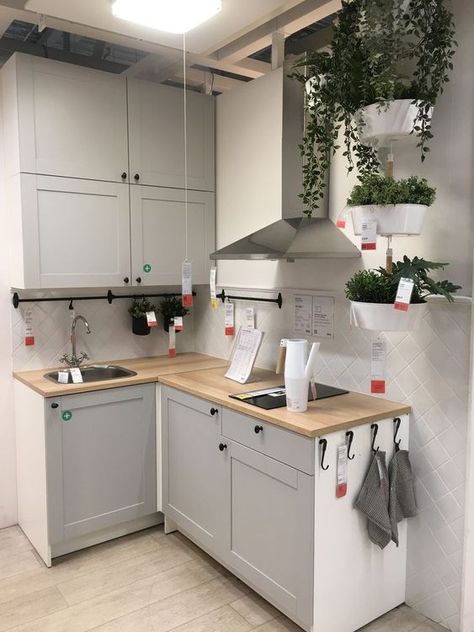 Corner Kitchen Design, Small Corner Kitchen, Small L Shaped Kitchens, Kitchenette Design, Tiny Kitchen Design, Corner Kitchen, Simple Kitchen Design, Small Apartment Kitchen, Small Apartment Design