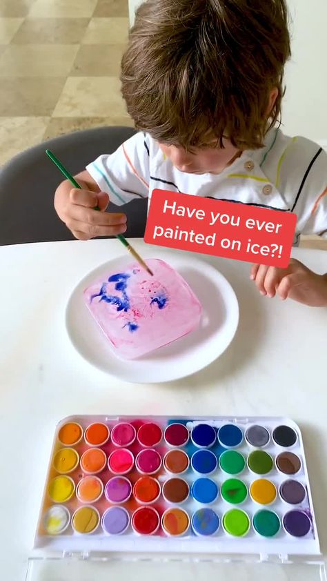 Painting Activity For Kids, Ice Painting, Diy Science Experiments, Ice Block, Toddler Arts And Crafts, Baby Learning Activities, Painting Activities, Activity For Kids, Kids Learning Activities