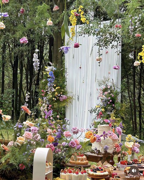 Bright Wedding Theme, Colorful Wedding Decor, Bold Wedding Colors, Wedding Floral Arch, Kuantan, Dream Wedding Decorations, Wedding Planning Decor, Outdoor Wedding Inspiration, Eclectic Wedding