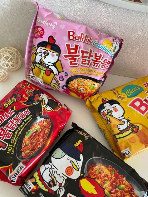 Korean Spicy Noodles Aesthetic, Spicy Noodles Aesthetic, Samyang Food, Spicy Korean Noodles, Noodles Korean, Cheap Party Food, Snapchat Best Friends, Korean Noodles, Spicy Ramen