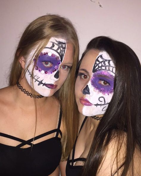 Halloween Makeup For Kids, Friend Day, Halloweenský Makeup, White Face Paint, Twin Day, Sugar Skull Halloween, Lock Screen Wallpaper Iphone, Best Friend Day, Fancy Dress Party