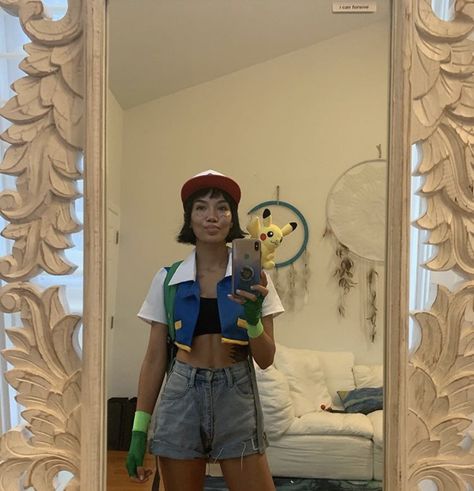 Pokemon Trainer Halloween Costume, Short Brown Hair Costume Ideas, Movie Halloween Costumes For Women, Halloween Costumes Creative, Anime Costumes Halloween, Halloween Costumes Anime, Costumes Brunette, Halloween Costumes Women Creative, Senior Week