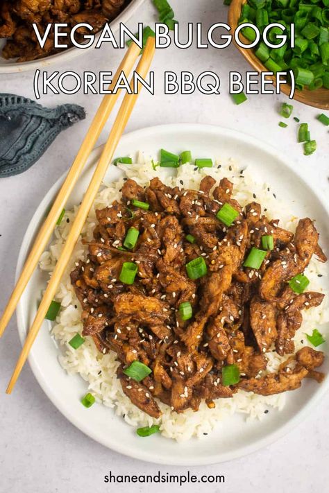 Vegan Bulgogi Recipe, Vegan Bulgogi, Soy Curls Recipes, Korean Bbq Beef, Bulgogi Recipe, Vegan Entrees, Soy Curls, Wfpb Recipes, Vegan Asian