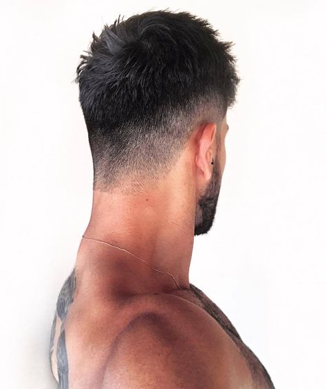 Mens Wavy Haircuts, Mens Haircuts Straight Hair, Men Fade Haircut Short, Mens Haircuts Short Hair, Mens Hairstyles Medium, Mens Hairstyles Thick Hair, Gym Hairstyles, Faded Hair, Men Haircut Styles