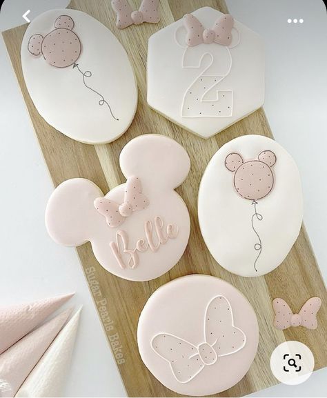 Rodjendanske Torte, Minnie Mouse Birthday Theme, Minnie Mouse Cookies, Disneyland Birthday, Royal Iced Cookies, Disney Cookies, Minnie Mouse Theme, Happy Friday Friends