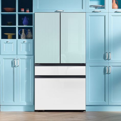 Design and connect your own living space with customizable smart Samsung Bespoke appliances. Explore the colours, types, and final materials that you will love! Samsung Bespoke Column Fridge, Samsung Fridge With Screen, Samsung Bespoke Fridge Blue, Samsung Fridge Freezer, Samsung 4 Door Flex Refrigerator, Family Hub, Samsung Refrigerator, New Samsung Galaxy, New Samsung