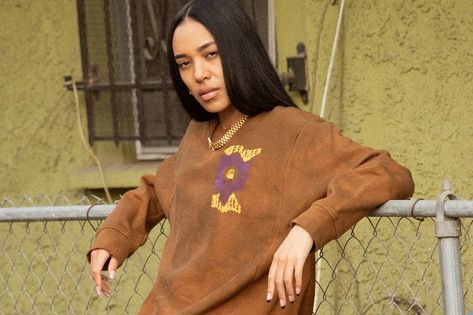 BornxRaised & Carhartt WIP Celebrate '90s Los Angeles Style & Culture With Hand-Dyed Sweatsuits #daily #news #hypebeast #mux #muxjasper #fivedoubleues New York Landmarks, Manhattan Bridge, Los Angeles Style, Carhartt Wip, Bella Hadid, Daily News, Luxury Retail, Alexander Wang, Old And New