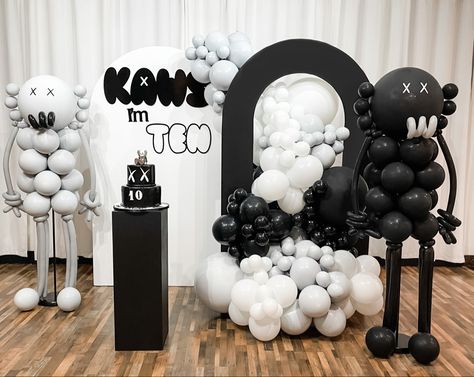 Kaws theme backdrop and balloon styling Kaws Party Ideas, Kaws Baby Shower Theme, Kaws Theme Party, Kaws Birthday Cake, Kaws Birthday Party, Kaws Cake, Birthday Nail Set Ideas, Nail Set Ideas, Birthday Nail Set