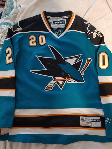 Concept Clothing, Nhl Jerseys, Vintage Workwear, Mens Trendy Outfits, Nfl Shirts, Streetwear Men Outfits, Hockey Jersey, Street Wear Urban, Fashion Fits