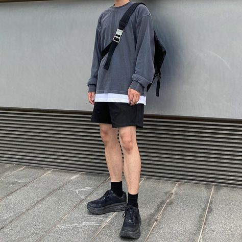 Japan Men Fashion Summer, Japan Men Fashion, Summer Grunge Outfits, Outfits For Teenage Guys, Grunge Outfits Men, Roman Clothes, Korean Street Wear, Korean Mens Fashion, Masc Fashion