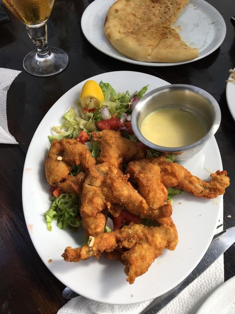 [I ate] Fried frog legs with a mustard/garlic dipping sauce Alligator Recipes, Frog Legs Recipe, Legs Aesthetic, Garlic Dipping Sauce, Fried Frog Legs, Seafood Dish Recipes, College Food, Cajun Creole Recipes, Fried Fish Recipes