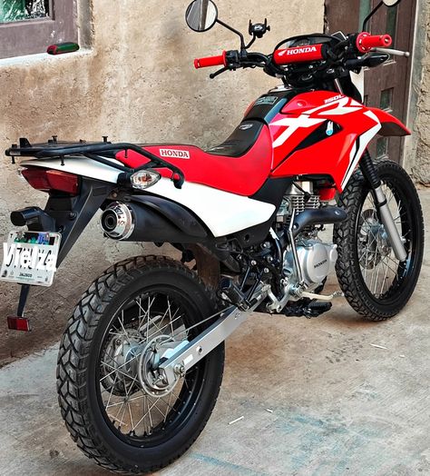 Xr150 modificada Honda Xr 150, Honda Xr 125, Moto Honda, Motos Honda, Pretty Bike, Scrambler Motorcycle, Nissan Gtr Skyline, Sepeda Motor, Nissan Gtr