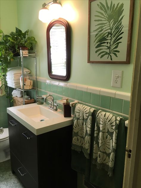 Vintage Mint Green / Sea foam Bathroom Vintage Mint Green Bathroom, Sea Foam Green Bathroom Ideas, Vintage Cream Tile Bathroom, Retro Green Tile Bathroom, Mint Tile Bathroom, Sea Foam Bathroom, Sea Foam Green Bathroom, Light Green Tile Bathroom, Mint Green Tile Bathroom