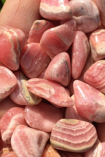 Crystal Rhodochrosite, Vibration Raising, Rhodochrosite Crystal, Energy Vibration, Polished Gemstones, Stones Aesthetic, Gravel Stones, Crystals Gems, Pink Rhodochrosite