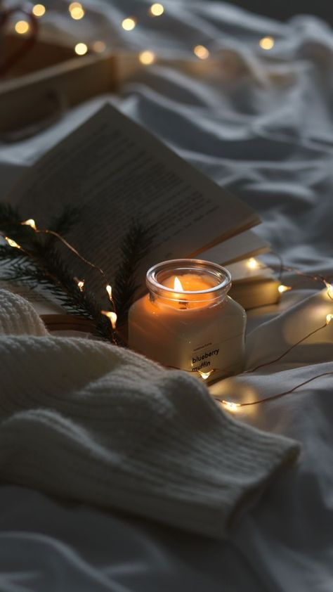 Photography With Candles, Cozy Christmas Candle Aesthetic, Dreamy Candle Aesthetic, Photo Ideas For Candles, Candles Aesthetic Christmas, Candle Photography Aesthetic, Candles Photoshoot Ideas, Candle Photo Ideas, Aesthetic Candles Wallpaper