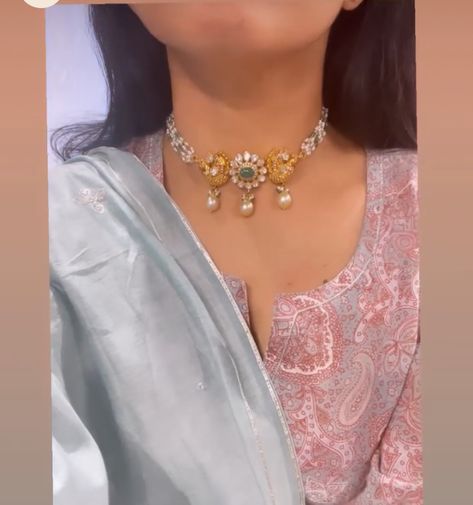 Small Pearl Choker Necklace Indian, Small Pearl Necklace Designs, Beads Choker Necklace Indian Gold, Naan Patti Necklace Gold, Small Choker Necklace Indian, Pearl Choker Necklace Indian, Fashion Jewelry Necklaces Gold, Indian Choker Necklace, Neck Pieces Jewelry