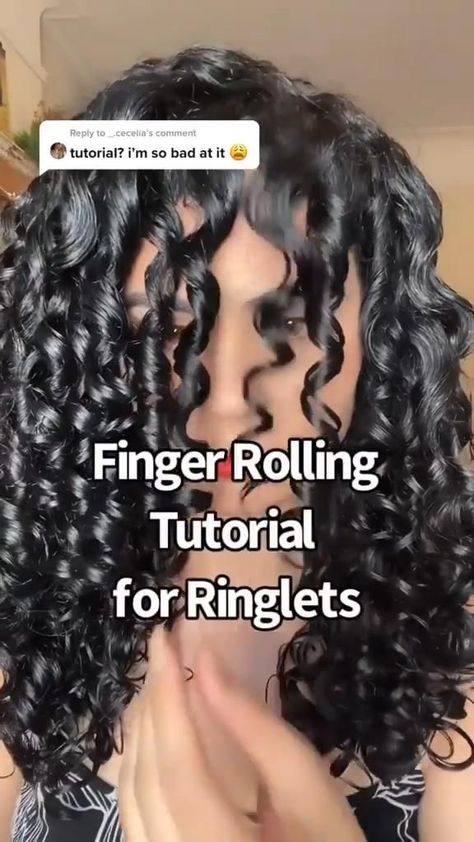 Curly Hair Tutorial for Finger Rolling How To Finger Coil On Wavy Hair, Finger Curls Black Woman, How Style Curly Hair, Finger Coils Curly Hair, How To Make Your Curls Looser, How To Get Big Fluffy Curls, How To Make You Hair Curly, Big Curly Hair Routine, Curly Hair Routine Finger Coil