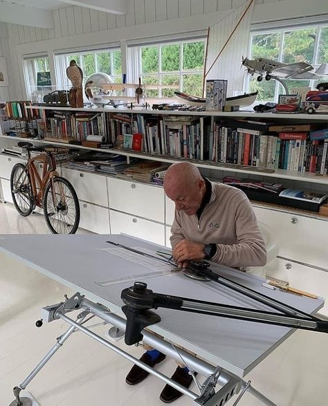 Architecture Factor on Instagram: “Name and tag left-handed architects Norman Foster #normanfoster _____ ✔Turn on Post Notification _____ DM for Credit or Removal…” Architecture Desk, Norman Foster Architecture, Architects Desk, Work Desks, Design Studio Workspace, 20 Aesthetic, Norman Foster, Workspace Inspiration, Home Office Setup