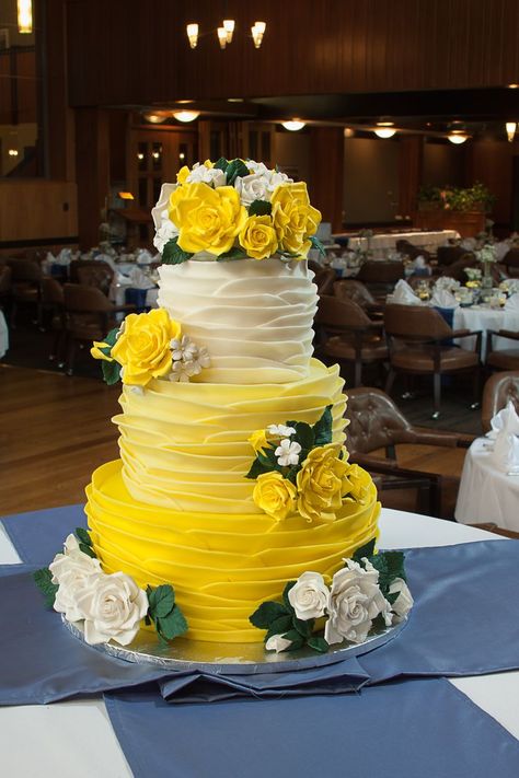 Yellow Rose Wedding Theme, Yellow And White Wedding, Yellow Wedding Cake, Cake Competition, Yellow Wedding Theme, Wedding Cake Ombre, Round Wedding Cakes, Country Weddings, White Wedding Cake