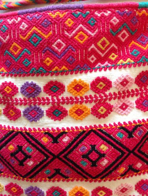 Mexican Textiles Pattern, Mexican Pattern, Mexican Bag, Mexican Fabric, Guatemalan Textiles, Mexican Textiles, Mexican Fashion, Mexican Heritage, Mexican Embroidery