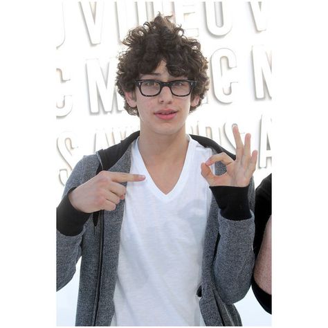 matt bennett | Tumblr ❤ liked on Polyvore Robbie Victorious, Matt Bennett, Icarly And Victorious, Victorious Cast, Nerdy Guys, Nerdy Glasses, Cute Nerd, Ariana Grande Gif, Icarly