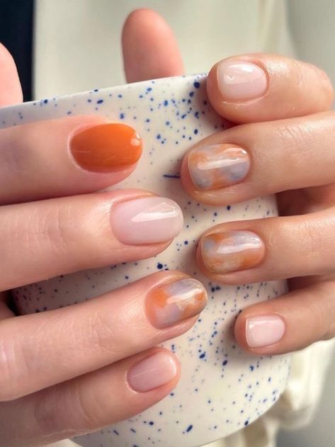 Burnt Orange Nails, Ongles Beiges, Orange Nail Designs, Orange Nail, Hippie Nails, Nails Arts, Gelish Nails, Minimal Nails, Neutral Nails