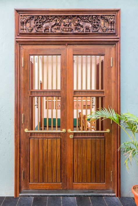 Indian Main Door Designs, Chettinad House, House Main Door, Home Gate Design, Interior Design Your Home, Indian Home Design, Indian Doors, Pooja Room Design, Bedroom Decor Cozy