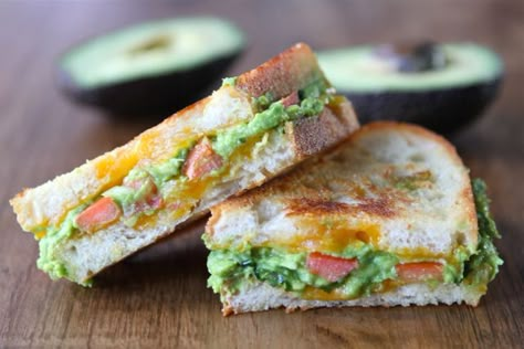 Guacamole Grilled Cheese Guacamole Grilled Cheese Sandwich, Guacamole Grilled Cheese, Salad Macaroni, Cheese Toastie, Cheese Sandwich Recipes, Munnar, Good Eat, Think Food, Cheese Sandwich