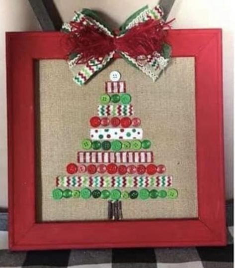 Button And Ribbon Crafts, Small Plaques Ideas, Xmas Frames Ideas, Button Art Christmas Tree, Christmas Framed Art, Button Christmas Trees, Button Trees Christmas, Christmas Crafts With Buttons, Button Crafts To Sell