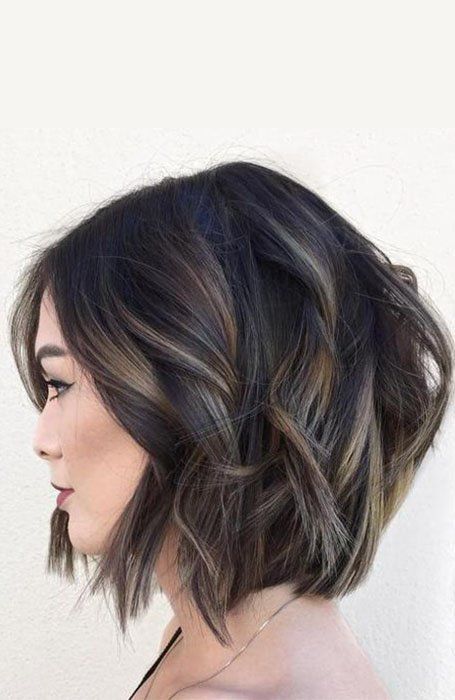 25 Sexy Black Hair With Highlights to Try in 2020 - The Trend Spotter Brunette Bob, Layered Bob Haircuts, Bob Hairstyles For Thick, Wavy Bob Hairstyles, Black Hair With Highlights, Modern Haircuts, Layered Bob Hairstyles, Brown Highlights, Short Black Hairstyles