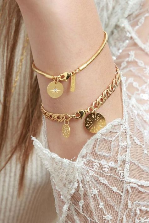 Gold Bracelet Simple, Disney Makeup, Bright Wedding, Coin Bracelet, Jewelry Bracelets Gold, Gold Armband, Bangles Jewelry Designs, Gold Bangles Design, Gold Bracelet For Women