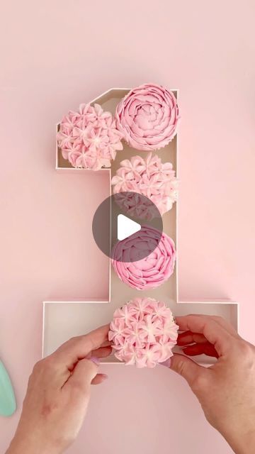 Brooke Fulton on Instagram: "⭐️ LIMITED RELEASE ⭐️  Trending Number Cupcake Boxes from @cakersparadise 🧁🩷  Elevate your presentation game -   🌸 Reusable acrylic  🌸 Available in 3 colours  🌸 Fill with your favourite treats - cupcakes, lollies, cookies and choccies OR for the savoury tooth up your grazing platter game   🌸 All pieces pre-cut to size, simply glue the sides to the base  🌸 0 - 9 available ⬇️  MONDAY 10TH JUNE…add this date to your calendar guys 🤗 You don’t want to miss these beauties!  🩷 Make sure you tag us in your reusable number box creations - we can’t wait to see the magic you create with them! 🤩  @worldofcake.co Over The Top White Icing @colour.mill Candy, Baby Pink @loyalbakeware 2D & 123 All from @cakersparadise  Use code BROOKE10 at checkout for your discount 10 Birthday Cupcakes, Cupcakes Shaped Like 1, Cupcake Letter Boxes, 3 Cupcake Cake Number, Number 1 Cupcake Cake, Number 3 Cupcake Cake, Cupcake Numbers, Grazing Platter, Onederland Party