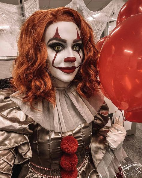 Womens Pennywise Costume, Female Pennywise Costume, Pennywise Costume For Kids, It Pennywise Costume, Pennywise Halloween Costume, Harley Quinn Disfraz, Steampunk Halloween Costumes, Halloween City, Clown Halloween Costumes