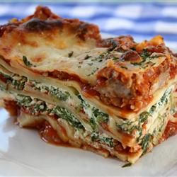 Delicious Wavy Lasagna with Meat Sauce, Fresh Ricotta and Spinach #allstarsbarilla Lasagna Recipe With Spinach And Beef, Lasagna Recipe With Ricotta Spinach Beef, Lasagna With Spinach And Meat, Lasagna Recipe With Ricotta Spinach, Lasagne With Ricotta, Spinach And Meat Lasagna, Lasagna With Meat Sauce, Recipe With Ricotta, Lasagna With Ricotta