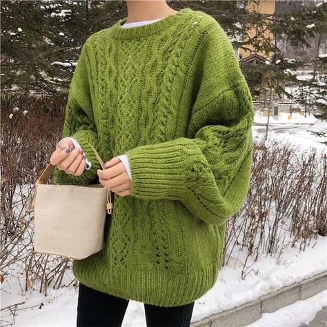 The 17 Best Outfits To Wear Home To Thanksgiving This Year - Society19 Green Oversized Sweater, Knit Sweater Outfit, Harajuku Aesthetic, Green Knit Sweater, Pull Oversize, Outfits To Wear, Green Retro, Knitting Blogs, Y2k Aesthetic Outfits