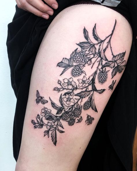 1,289 Likes, 10 Comments - Annelise K (@sweetleas) on Instagram: “Raspberry bramble and bees for Shayli, thank you! Made @scapegoat_tattoo” Raspberry Bramble, Scapegoat Tattoo, Oak Leaf Tattoos, Blackberry Tattoo, Honeysuckle Tattoo, Nature Sleeve, Botanical Tattoos, Scalp Tattoo, Fruit Tattoo