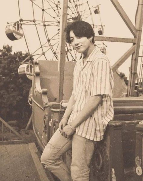 Captain Jeon, 50s Aesthetic, Since 1894, Somebody To Love, Vintage Icons, Rare Pictures, Jungkook Aesthetic, Bts Aesthetic Pictures, Jimin Jungkook