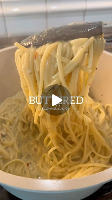 Best Garlic Butter Noodles, Linguine Noodle Recipes, Buttered Noodles With Chicken Broth, Cheesy Garlic Noodles, Side Noodles Recipes, How To Make Buttered Noodles, Garlic Buttered Noodles, Creamy Butter Noodles, Butter Pasta Recipes Kids