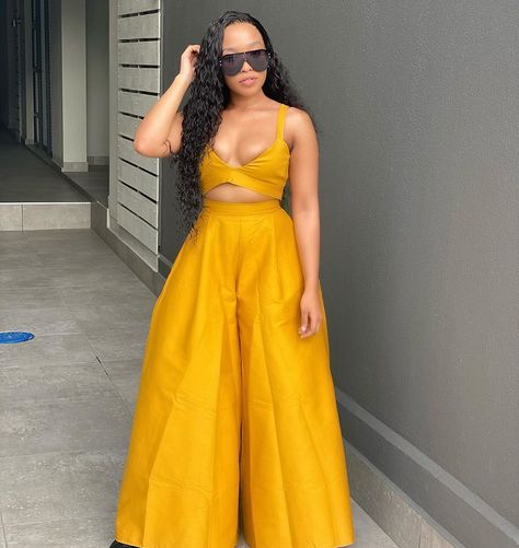 Palazzo Pants Outfit Summer, Cindy Mahlangu, Birthday Brunch Outfit, Jumpsuit Palazzo, Pant Outfits For Women, Classy Fashion Chic, Palazzo Pants Outfit, Fashion Ideas For Women, Pants Outfit Summer