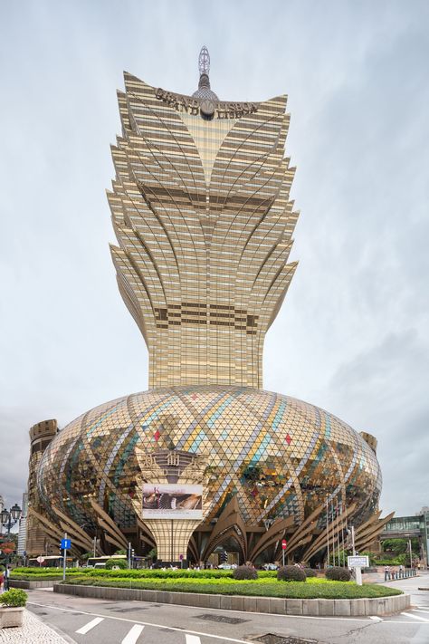 Grand Lisboa, Architecture Cool, Architecture Antique, Architecture Unique, Unusual Buildings, Interesting Buildings, Amazing Buildings, Unique Buildings, Modern Architecture House