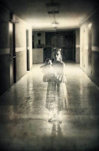 Pinhole Photography, Real Ghosts, Ghost Pictures, Ghost Photos, Haunted Places, Ghost Stories, Book Ideas, Double Exposure, Haunted House