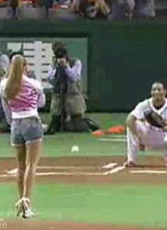 It is a swing and a miss. And another miss. That's a third miss. Whoa boy these people can not find success. #fail #gif #funny Funny Cartoon Photos, Epic Fail Photos, Epic Fail Pictures, Very Funny Gif, Funny Accidents, Funny People Pictures, 9gag Funny, Funny Photoshop, Best Fails