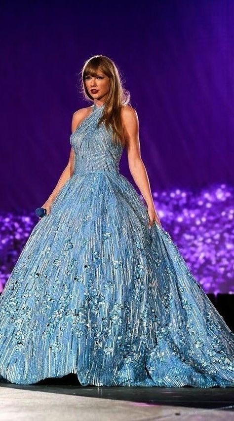 Speak Now Dress, Taylor Swift Enchanted, Speak Now Era, Enchanted Dress, Taylor Swift Dress, 60 Outfits, Taylor Outfits, Gown Blue, Blue Outfits