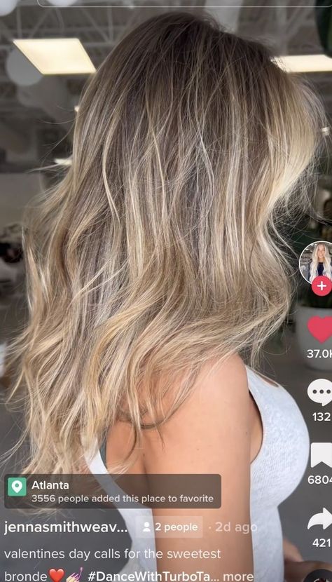 Dishwater Blonde Balayage, Blonde Balayage Brown Roots, Highlights With Root Melt, Streaky Blonde Highlights, Natural Balyage, Low Maintenance Blonde Hair Balayage, Low Maintenance Blonde Balayage, Subtle Blonde Balayage, Ash Blonde Hair Balayage