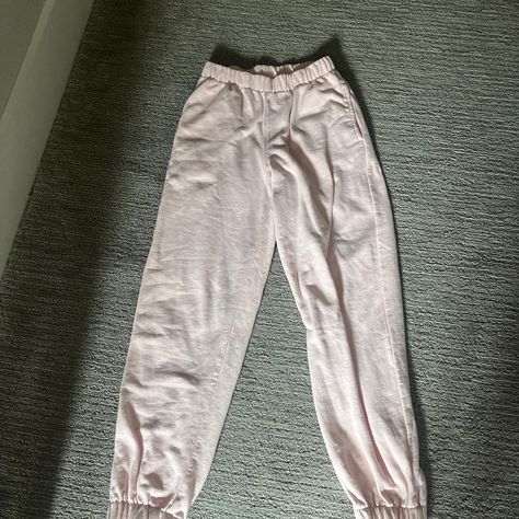 Brandy Melville pink sweatpants (fits small and medium) - Depop Sweatpants Fits, Brandy Melville Sweatpants, Pink Joggers, Pink Sweatpants, Christmas 2024, Skirt Leather, Sweater Skirt, Sweatshirt Shirt, Brandy Melville