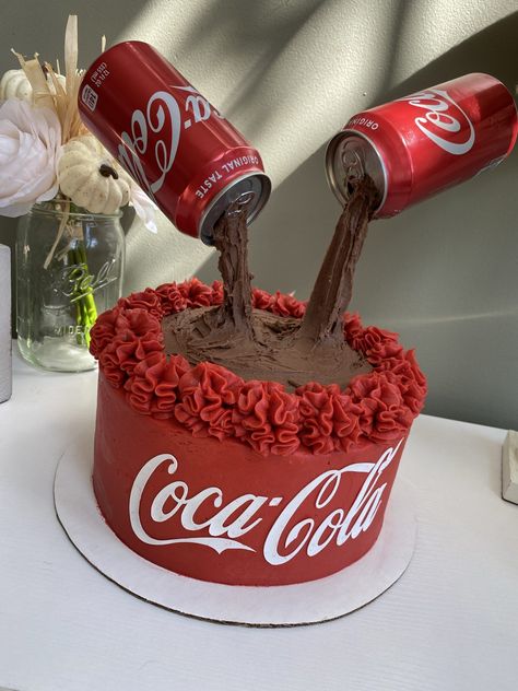 Coca Cola Party Theme, Coca Cola Party, Coke Cake, Anti Gravity Cake, Coca Cola Cake, Cake Techniques, Incredible Cakes, Cola Cake, Gravity Cake