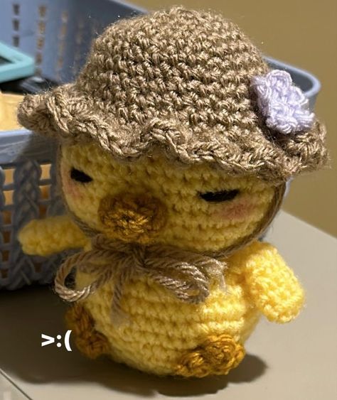 creds: @/ekkco_ Duck Crochet, Crochet Duck, Crochet Pieces, Easy Crochet Animals, Crochet Business, Kawaii Crochet, Crochet Fashion Patterns, Crochet Cross, Crochet Animal Patterns